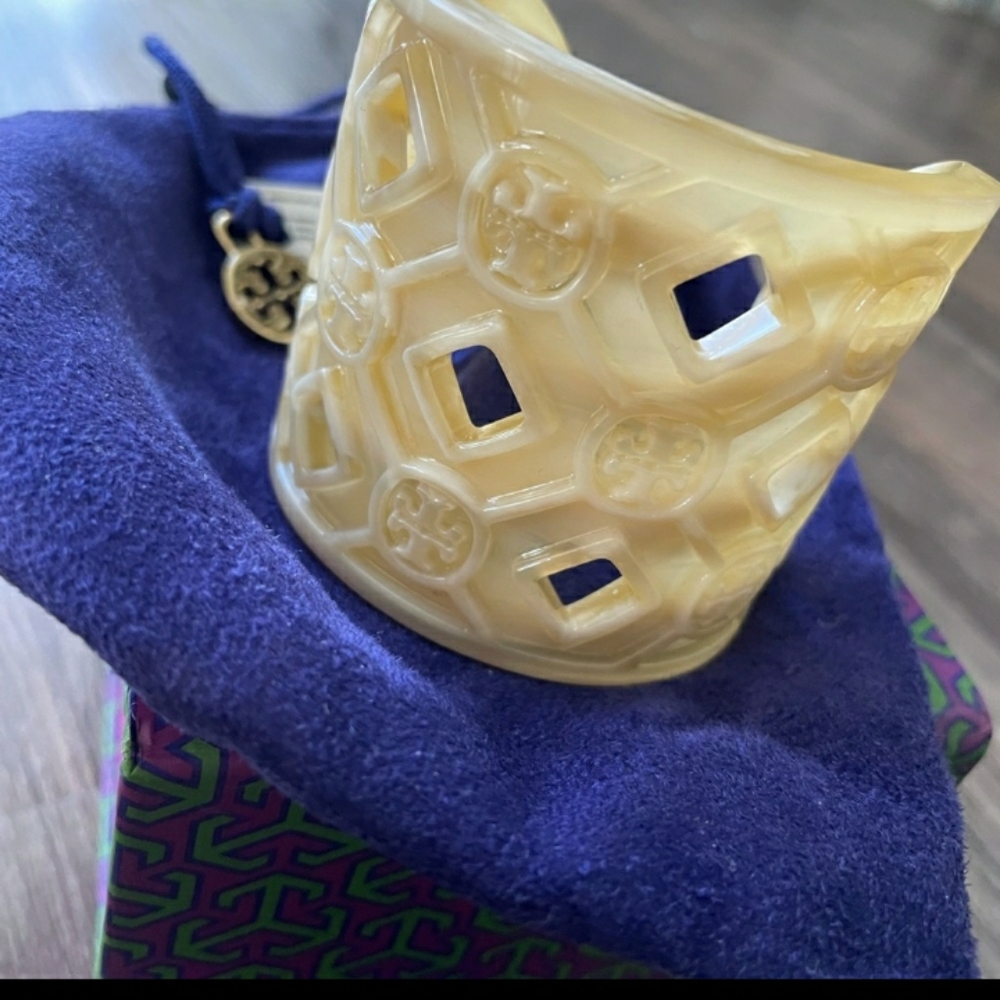 Oh how beautiful is this stunning Tory Burch Cuff - Picture 12 of 13